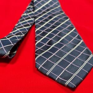 Geoffrey Beene New York silk tie!